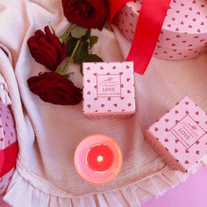 Little Secrets LOVE Valentineʻs Soy Candle Limited Edition κερί μασάζ σώμα